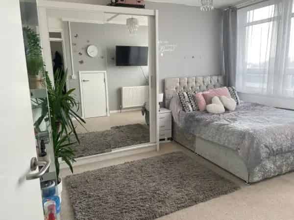 Spacious 2-Bedroom Maisonette near Kings College Hospital