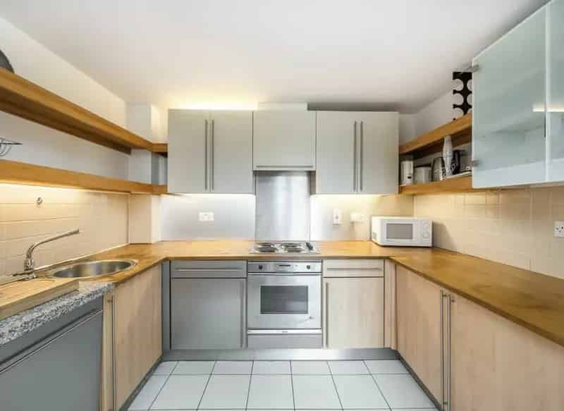 Thames Path Contemporary Apartment