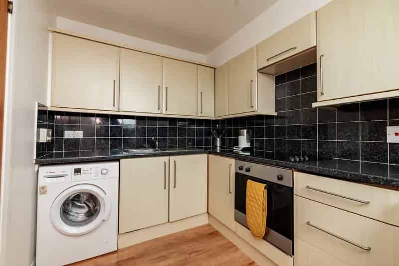 2 Bed Top Floor Apartment Near Bridge of Dee RGU
