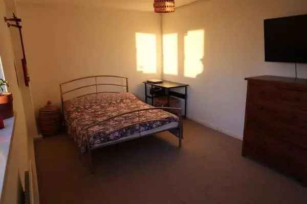 Flat For Rent in Rother, England