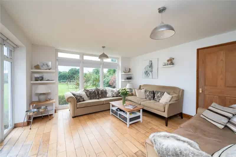 4 Bedroom Detached Equestrian House with Indoor Pool