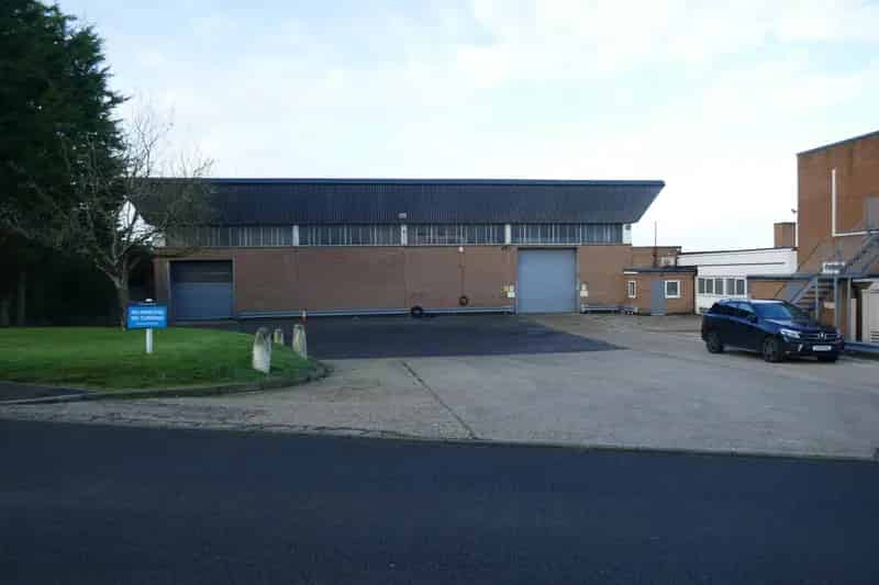 Freehold Detached Building 1.19 Acres Warehouse Office Ample Parking