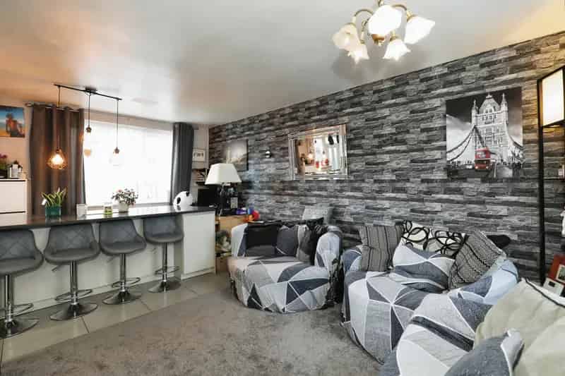 3-Bed Freehold Terrace Knutsford Ideal First Time Buyers