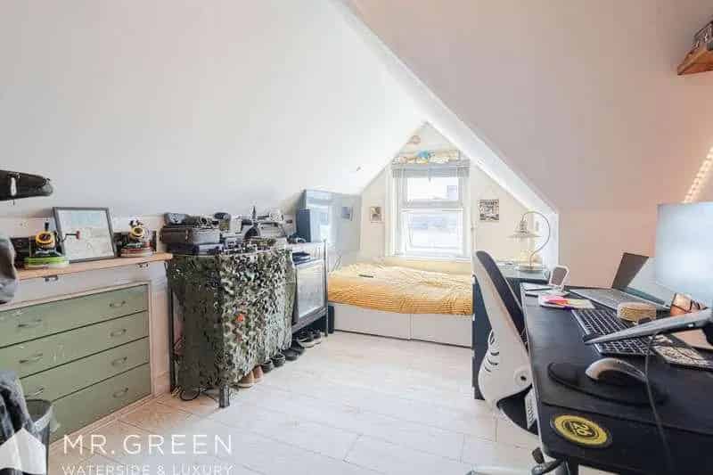 3 Bed Flat for Sale in Southbourne