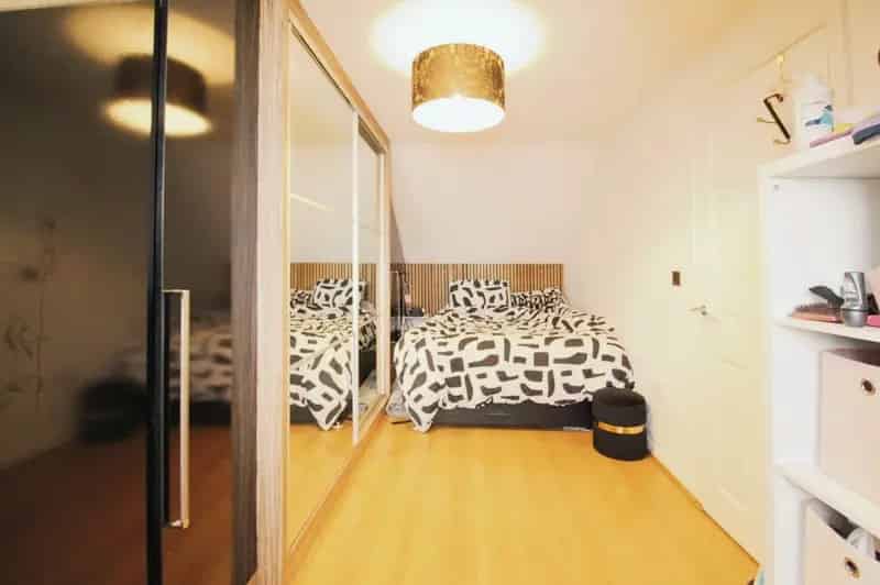3 Bedroom Semi Detached House for Sale Leeds LS14