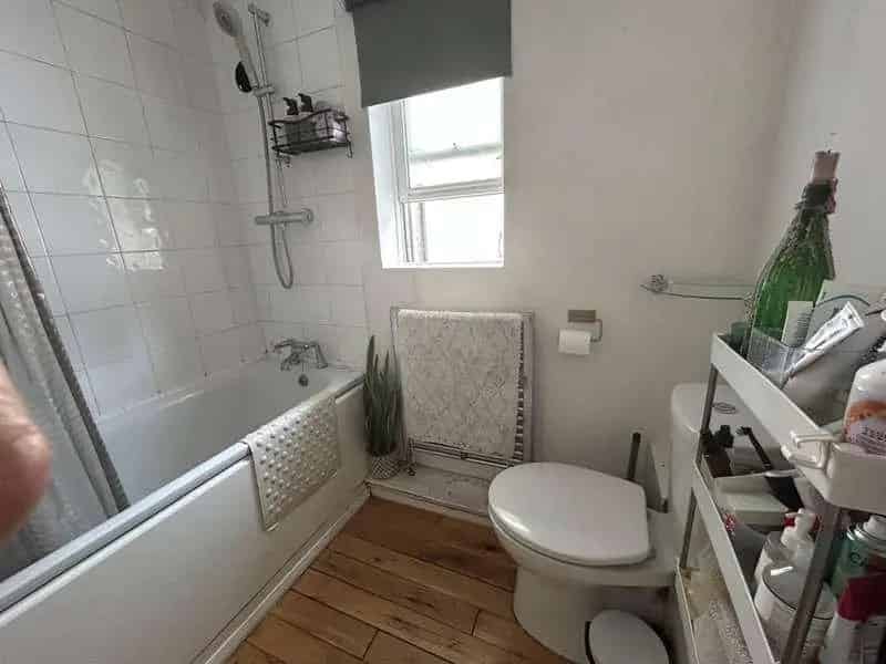 2 Bed Flat for Sale near Cambridge Heath Station