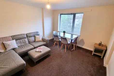 3 Bedroom Flat Aberdeen - Top Floor - Near RGU