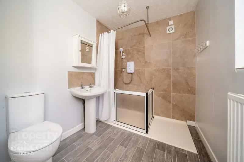 Three Bedroom House Large Gardens Chain Free