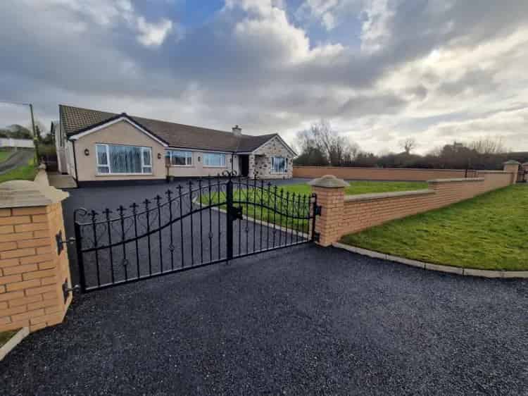 Spacious 4-Bed Family Bungalow with Self Contained Flat and Double Garage