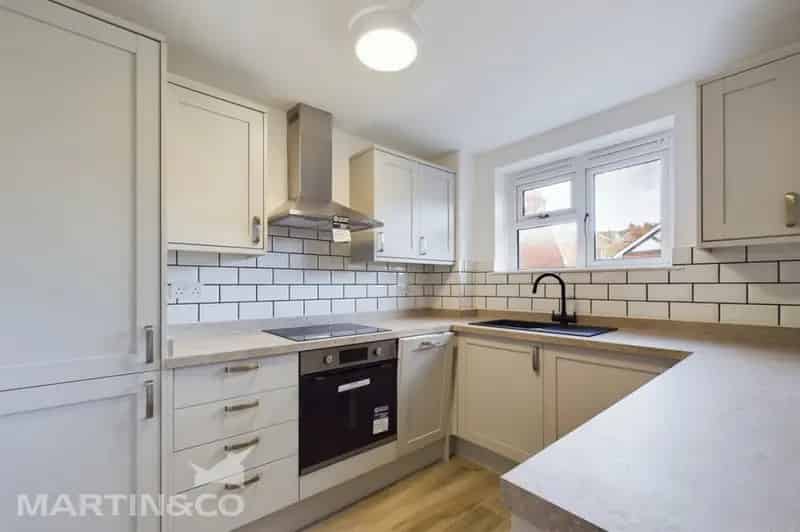 2 Bedroom Flat for Sale near High Brooms Station