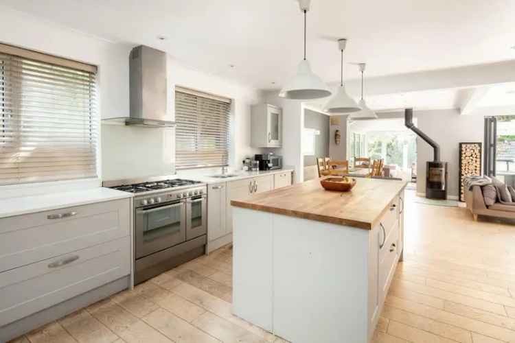4 Bedroom Detached House for Sale in Stoke Bishop
