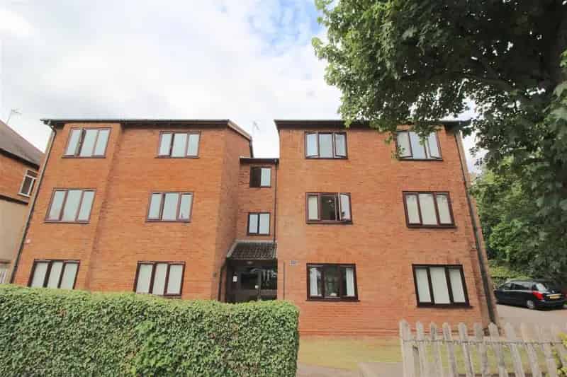 First Floor Studio Flat for Sale - Ideal Investment Opportunity