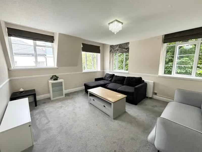 2 Bedroom Apartment Regent House North Street