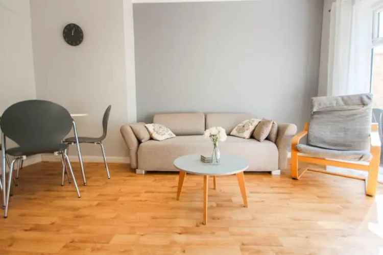 4 Bedroom Semi-Detached House in Winton Bournemouth Student Property