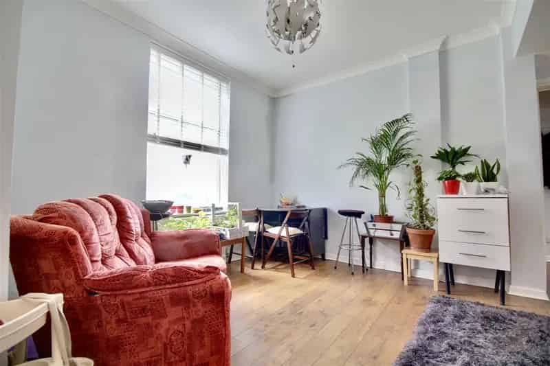 3 Bedroom End Terrace House to Rent