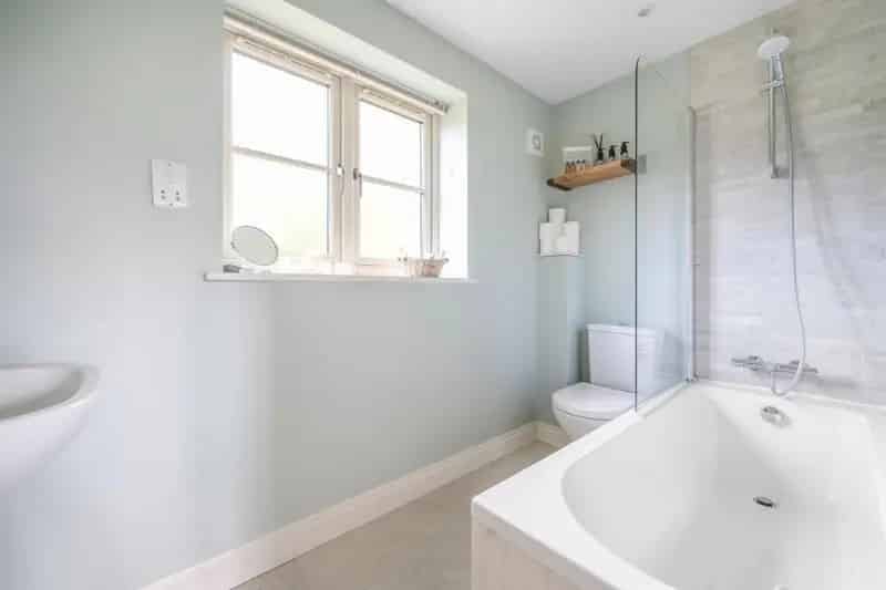 2 Bed Detached Cottage For Sale - Cotswold Stone - En-Suite Bedrooms