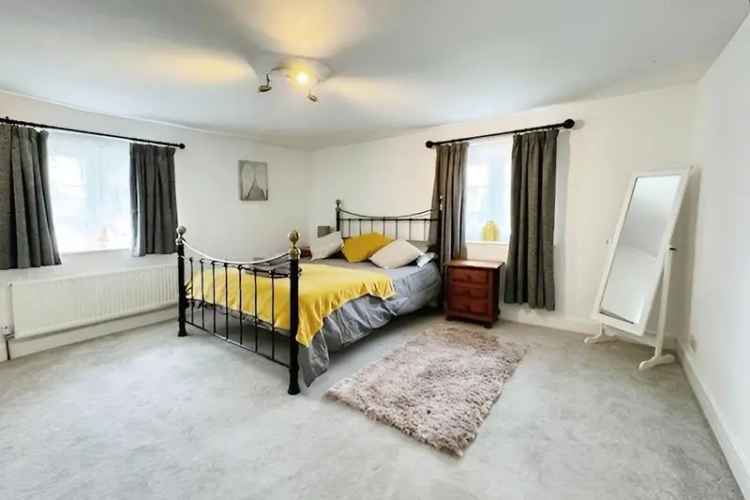 3-Bedroom Semi-Detached House Freehold Near Schools and Amenities