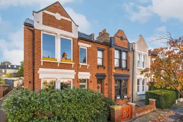 Wimbledon Semi Detached House 4 Bed 3 Bath Large Garden