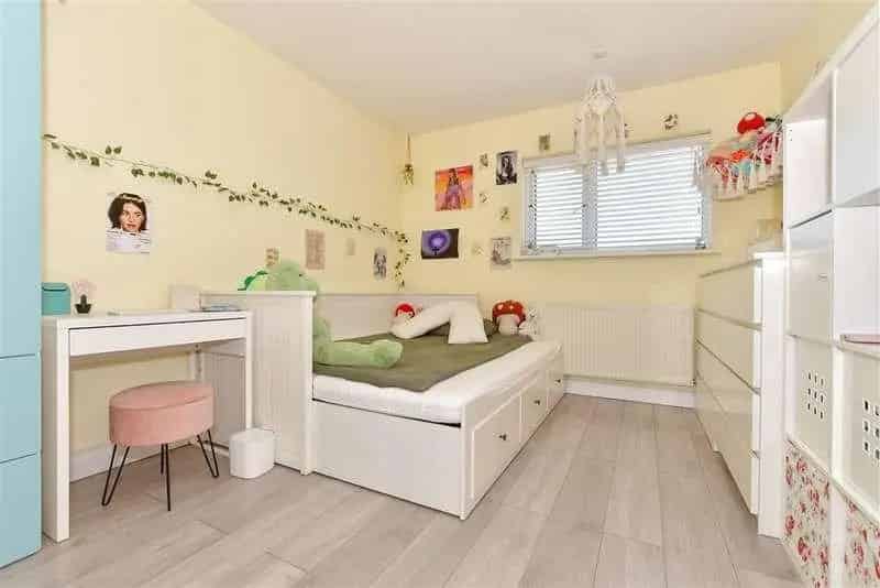3 Bed Semi-Detached House For Sale