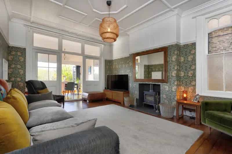 6 Bedroom Detached Edwardian House with Coach House