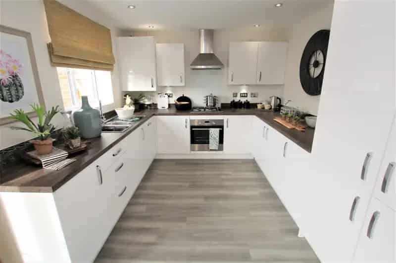 4 bedroom House
 To Let