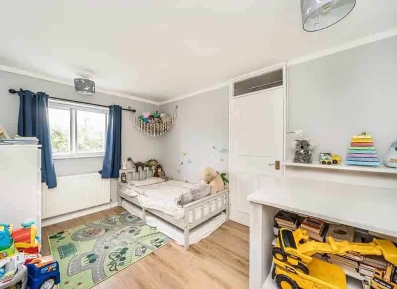 Flat For Sale , London, England