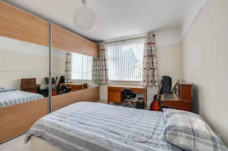 3 Bed Semi-Detached House for Sale in Saltash with River Views