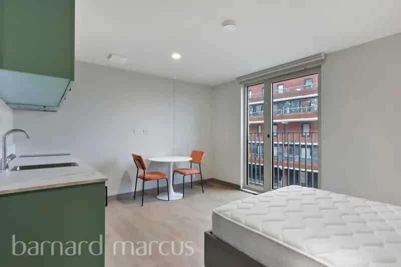 Luxury Studio Apartment Feltham All Bills Included Gym Cinema Roof Terrace