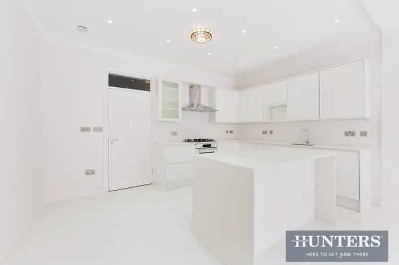 5 Bed House for Sale in Brentford - Newly Refurbished Family Home