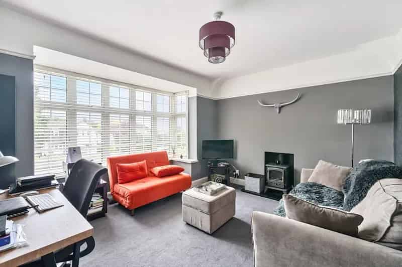 4 Bedroom Detached House for Sale near Epsom Downs
