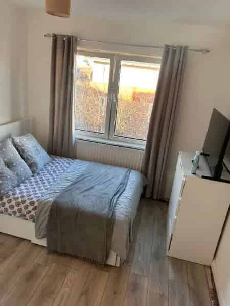 3 Bed River View Maisonette near Bermondsey Station