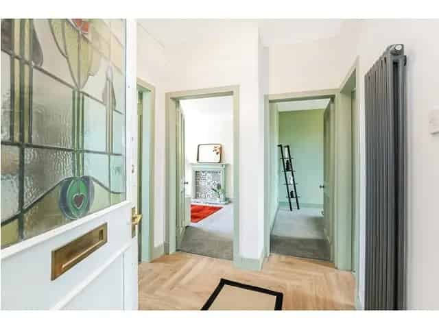 2 Bedroom Flat for Sale in Burnside