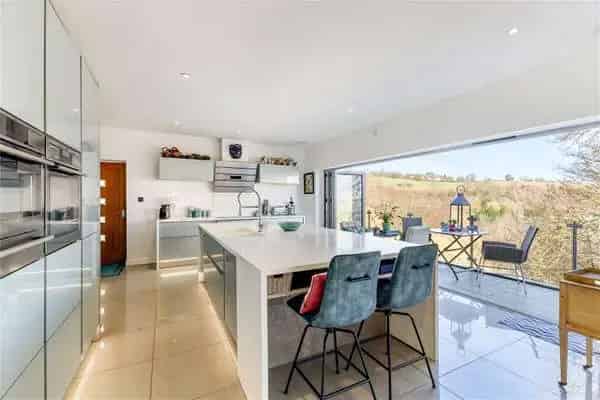 Glass House Family Home with Spectacular Views