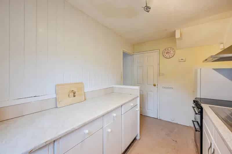 4-Bedroom Detached House in Derby