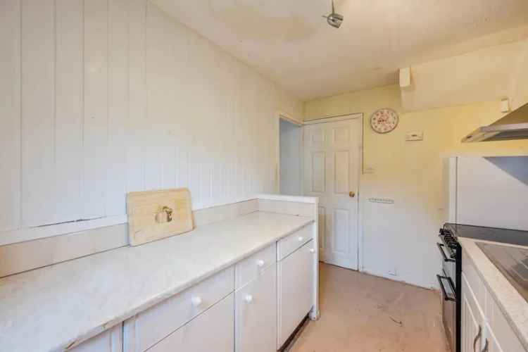 4-Bedroom Detached House in Derby