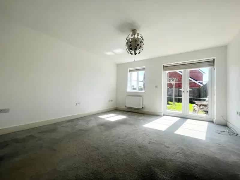 2 Bedroom House To Rent Available December 13 2025