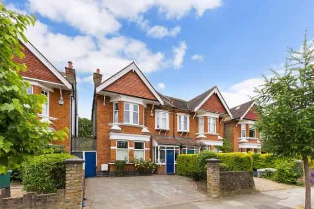 Semi Detached House for Sale in Northfields Ealing