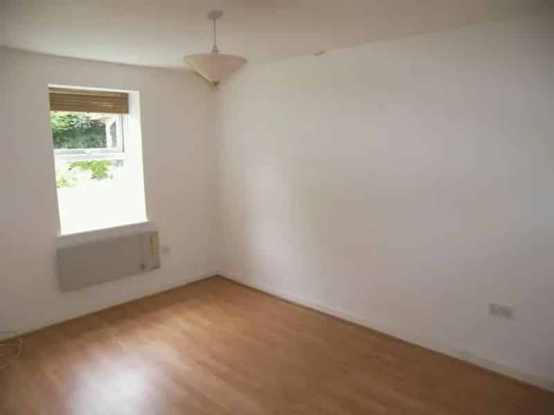 2 Bedroom Flat To Rent Available 2025