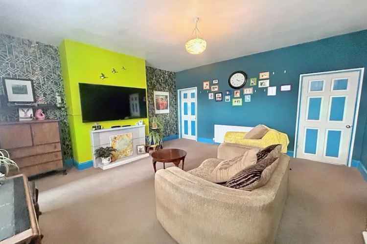 House For Sale in Wakefield, England