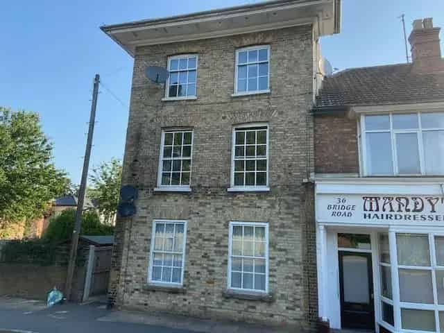 First Floor Flat Sutton Bridge Modern Kitchen Zero Deposit Available