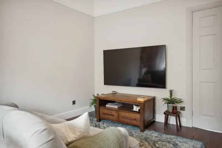 Stunning 2-Bedroom Glasgow City Centre Apartment Near Tron