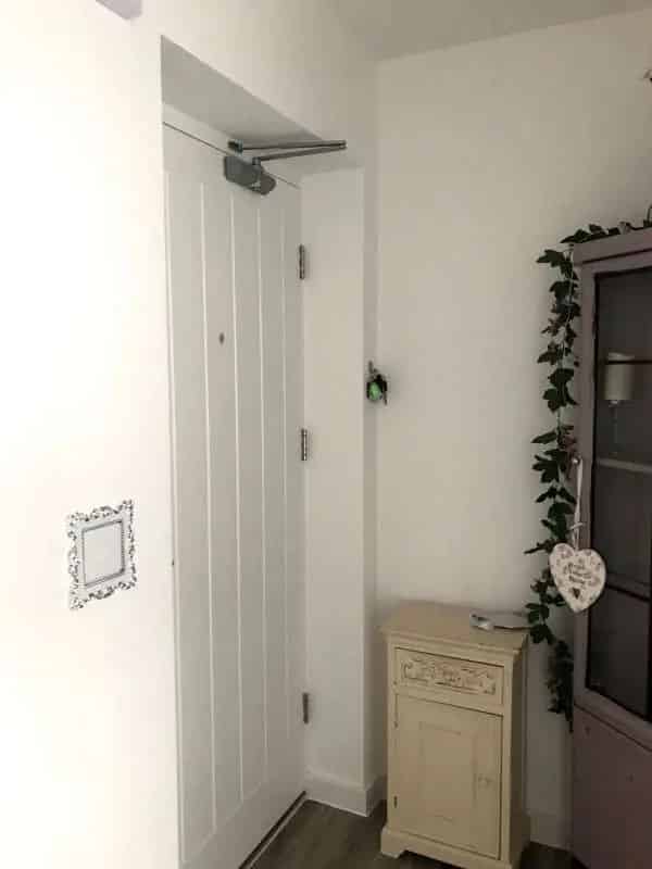 Beautiful GFF Flat Near Tesco, London A23 Access, Pets Allowed