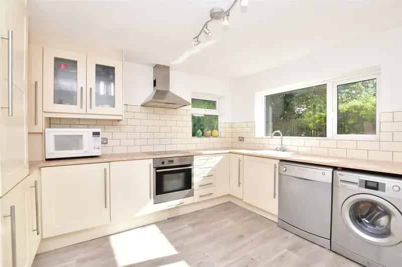 3 Bedroom End Terrace House For Sale