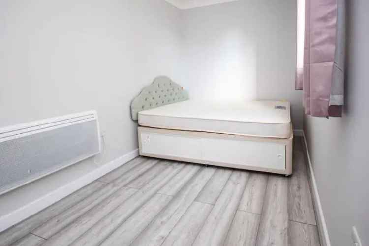 4 Bedroom Semi Detached Student House Winton Bournemouth