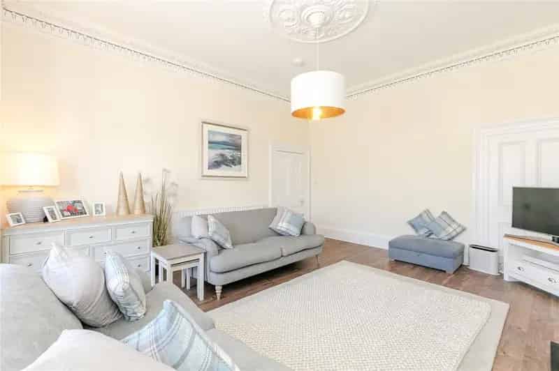 3 Bedroom Apartment for Rent in Edinburghs Georgian New Town