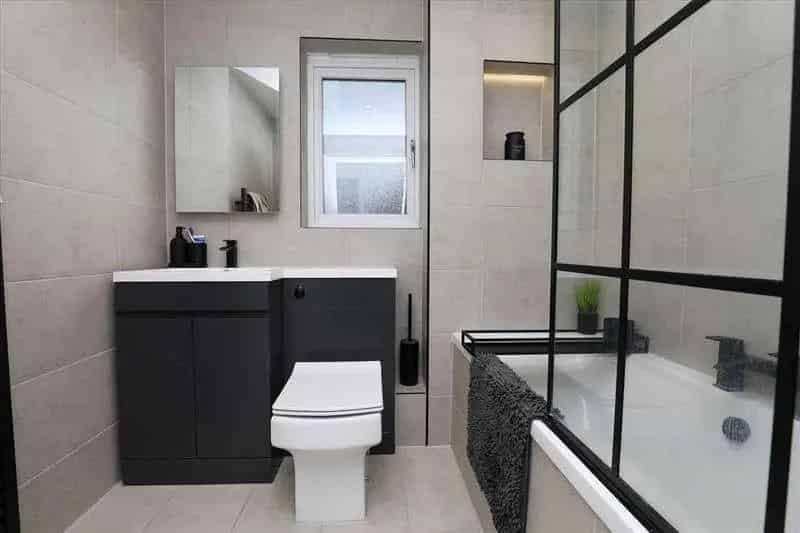 4 Bed Detached House For Sale