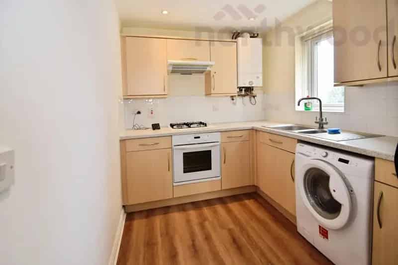Refurbished Ground Floor Flat with Parking