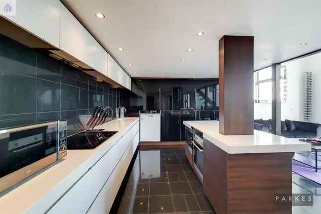 Flat for sale in Peterborough Road, Fulham, London SW6