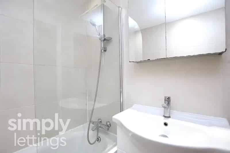 1 Bedroom Flat near Brighton Station - Newly Painted