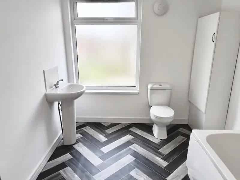 2 Bedroom End of Terrace House to Rent